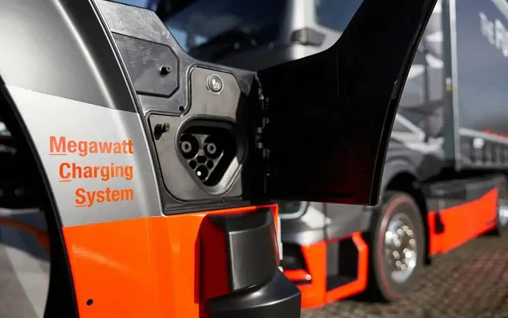 Milence Deploys The Public MCS Megawatt Charging System For The First Time Milence Deploys The Public MCS Megawatt Charging System For The First Time